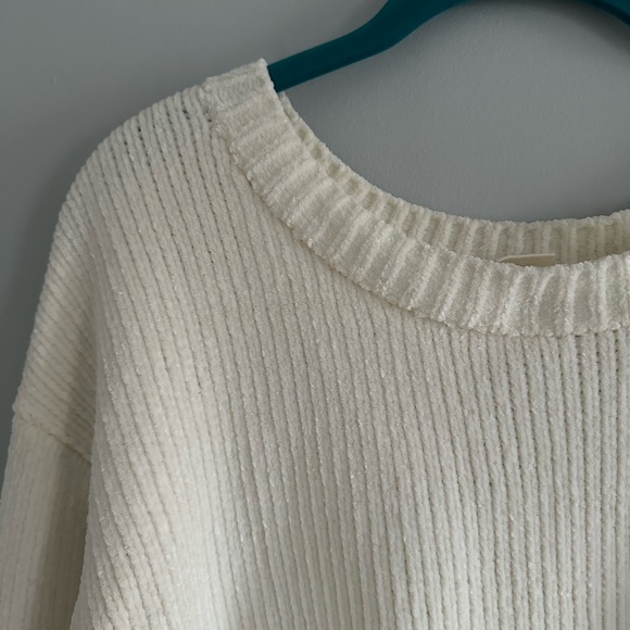 GAP Sweater - Picture 2 of 5